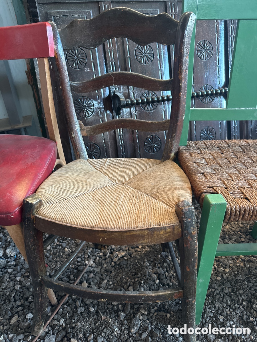 Antig&uuml;edades: Lote de sillas de madera - Foto 3