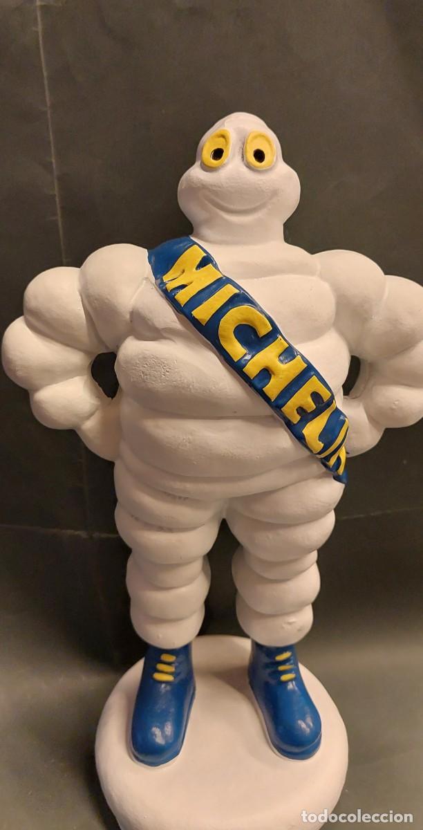 michelín - figura bibendum sentado en una rueda - Acheter Autres figurines  en caoutchouc et PVC sur todocoleccion