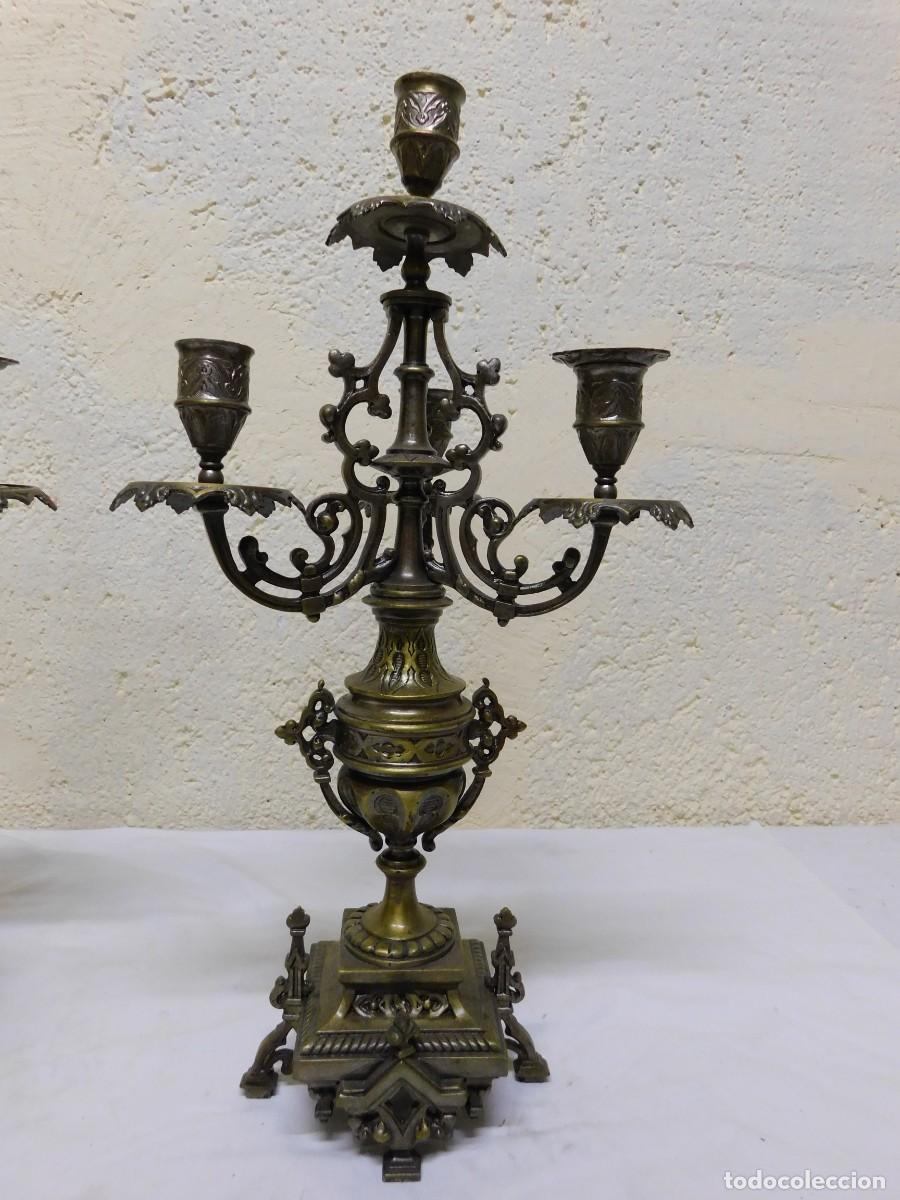 Antig&uuml;edades: PAREJA CANDELABROS BRONCE - Foto 2