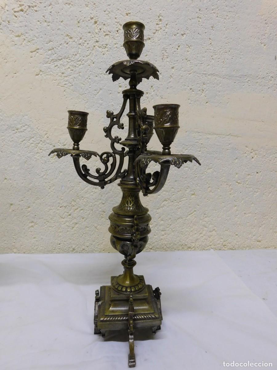 Antig&uuml;edades: PAREJA CANDELABROS BRONCE - Foto 3