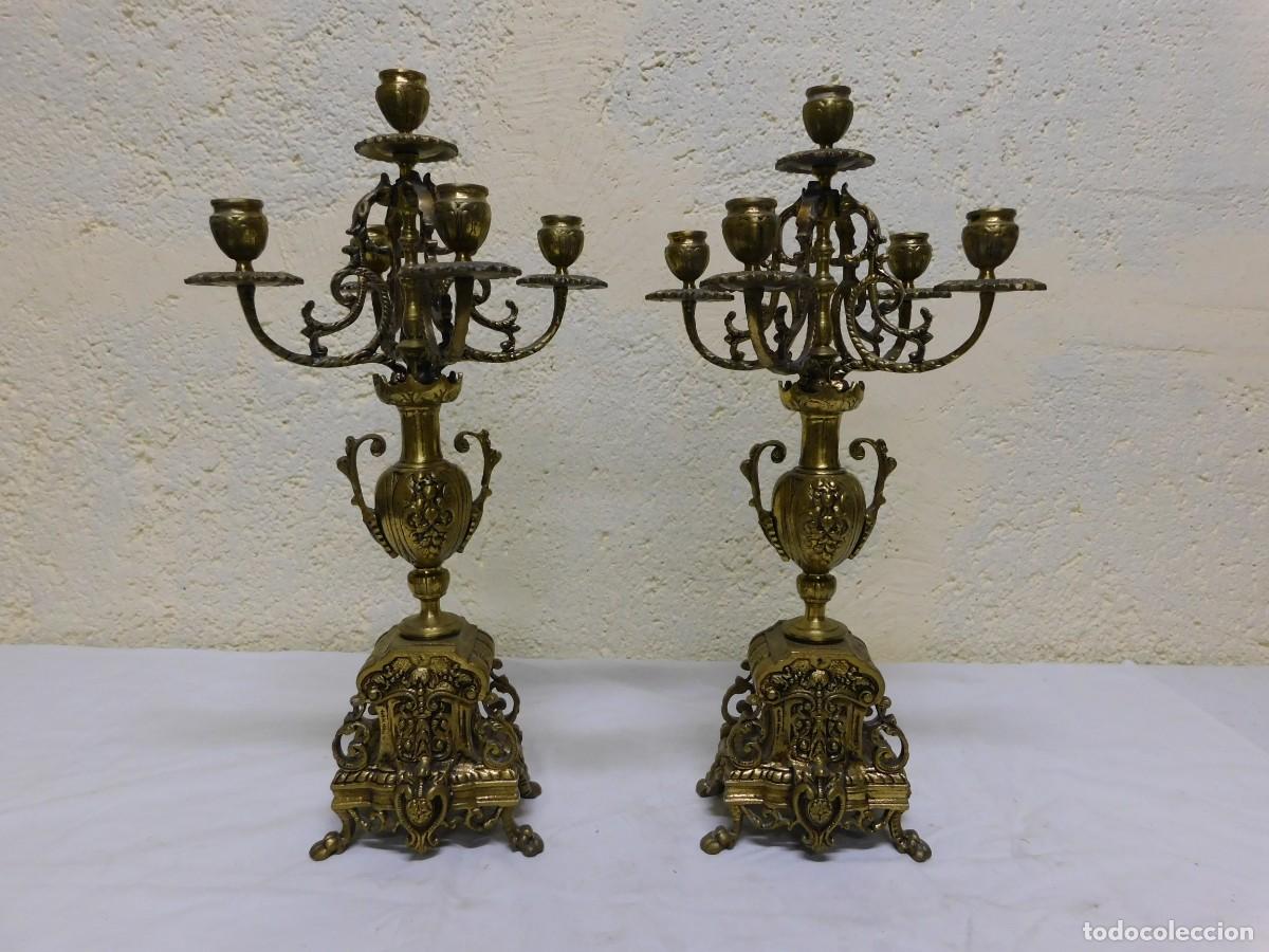 Antig&uuml;edades: PAREJA CANDELABROS BRONCE - Foto 1