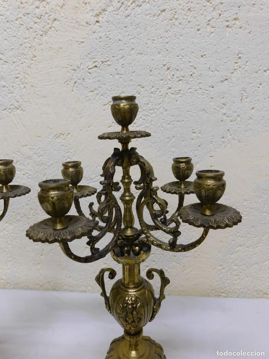 Antig&uuml;edades: PAREJA CANDELABROS BRONCE - Foto 4