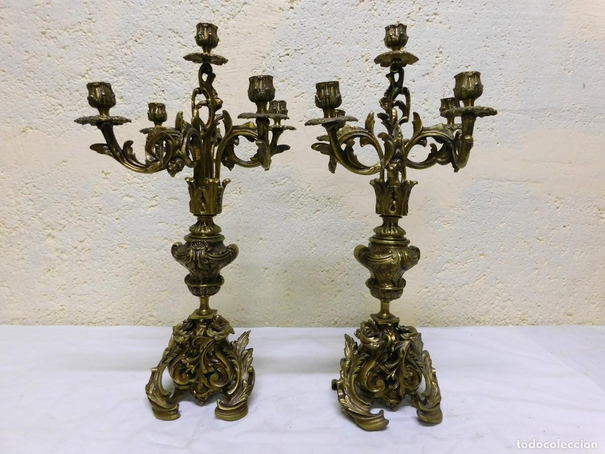 Antig&uuml;edades: PAREJA CANDELABROS BRONCE - Foto 1