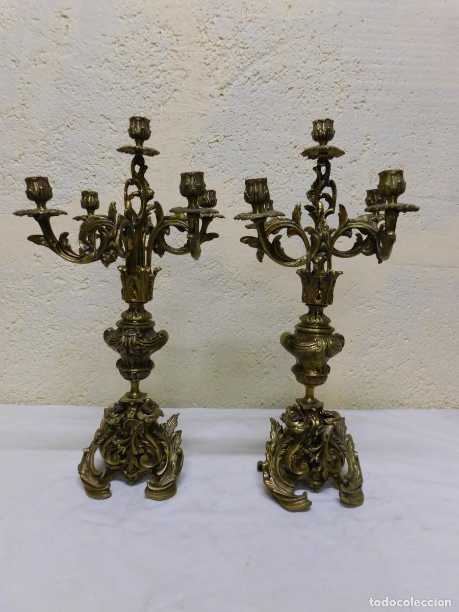 Antig&uuml;edades: PAREJA CANDELABROS BRONCE - Foto 2
