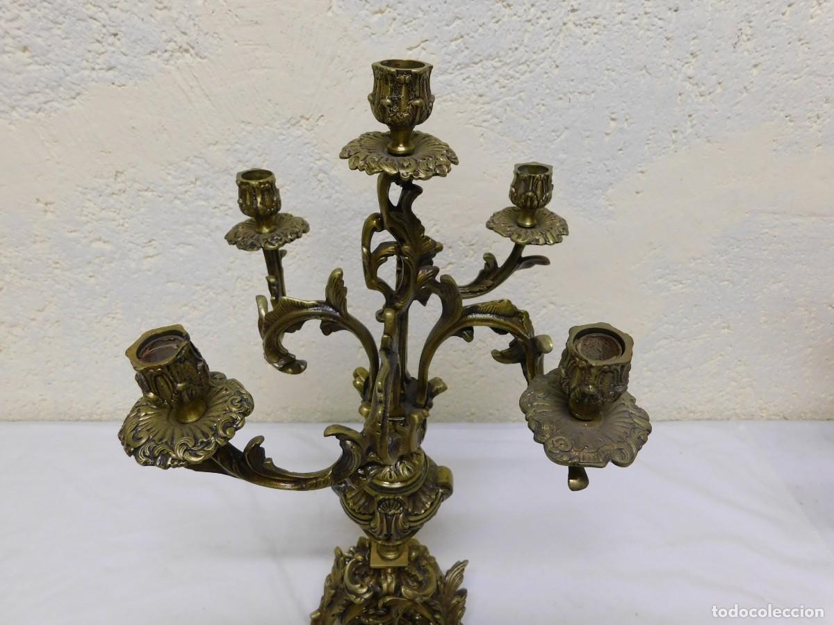 Antig&uuml;edades: PAREJA CANDELABROS BRONCE - Foto 4