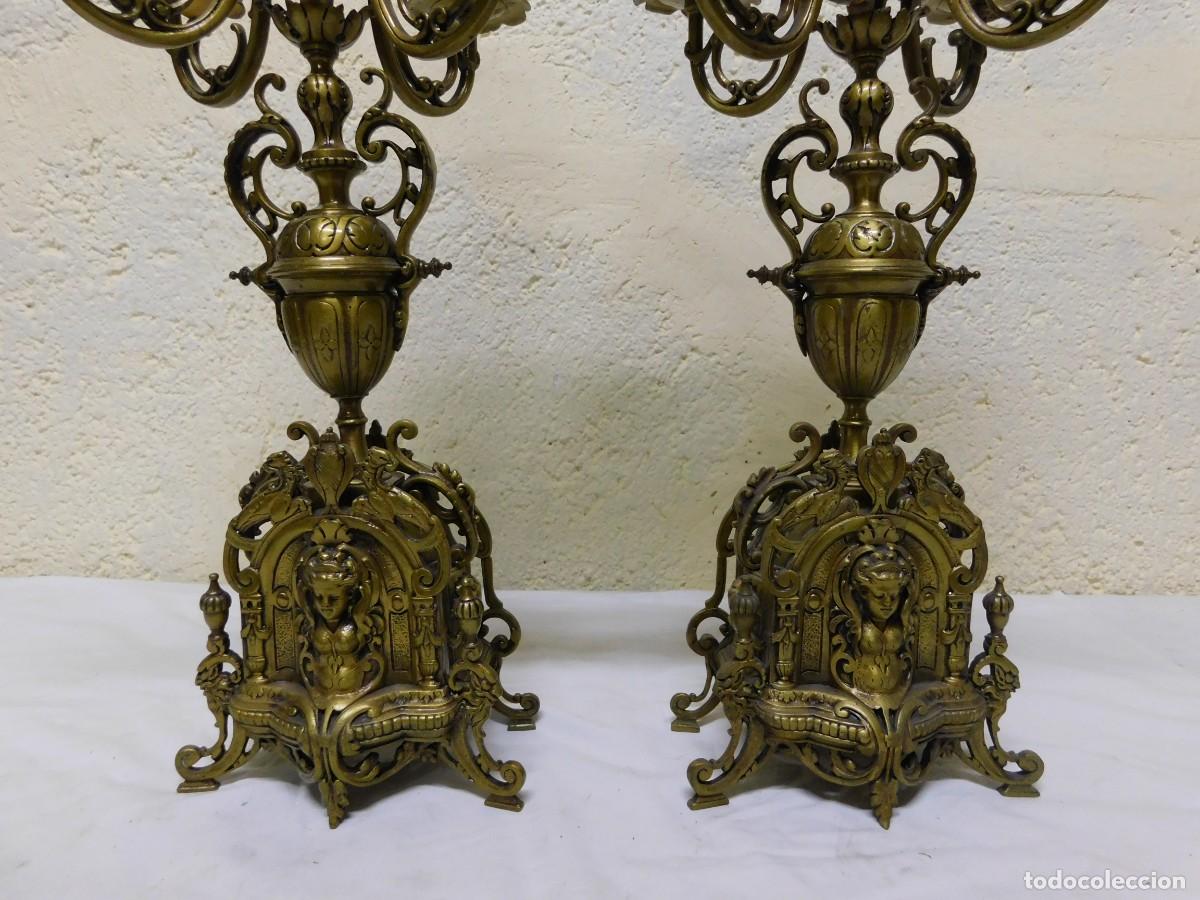 Antig&uuml;edades: PAREJA CANDELABROS BRONCE - Foto 3