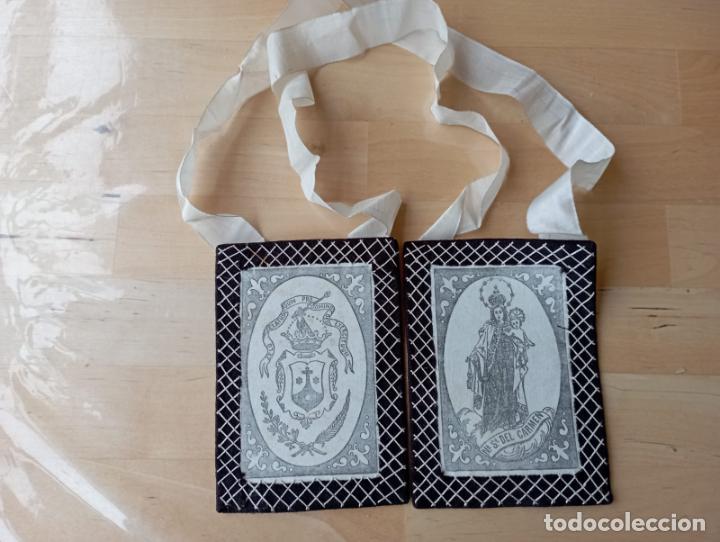 Antig&uuml;edades: Escapulario en tela de Nuestra Se&ntilde;ora del Carmen. - Foto 1