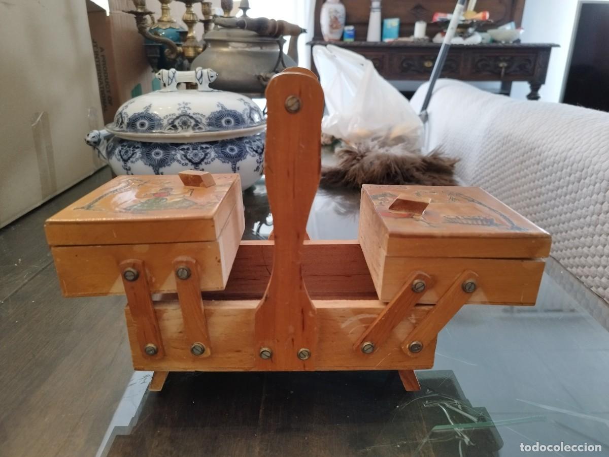 Antig&uuml;edades: Costurero de madera antiguo - Foto 3