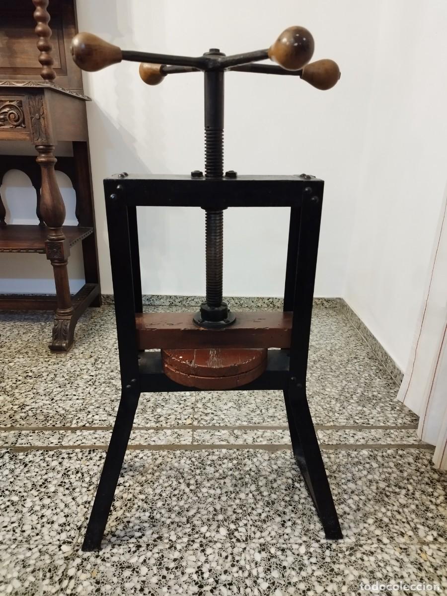 Antig&uuml;edades: Prensa de quesos antigua - Foto 1