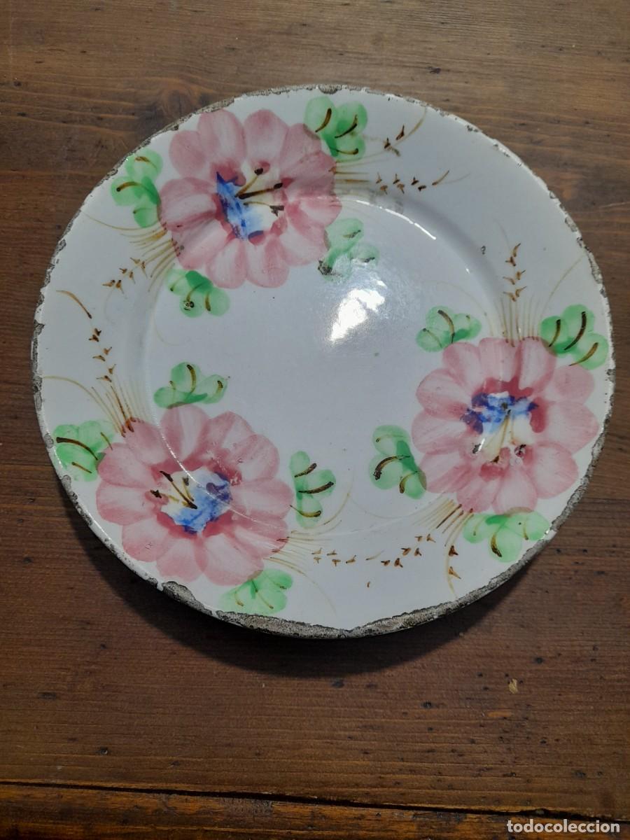 Antig&uuml;edades: Plato antiguo de manises con sello - Foto 1