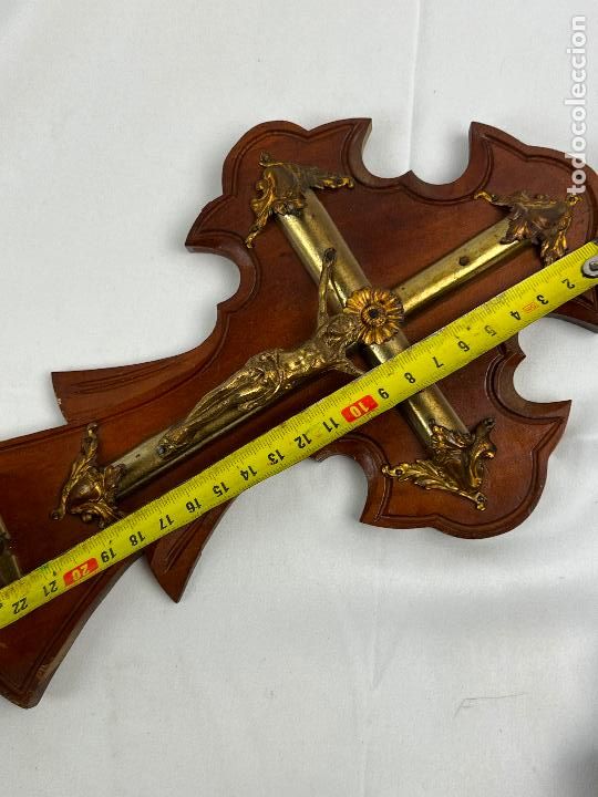 Antig&uuml;edades: CRUCIFIJO CON BENDITERA EN MADERA - Foto 10