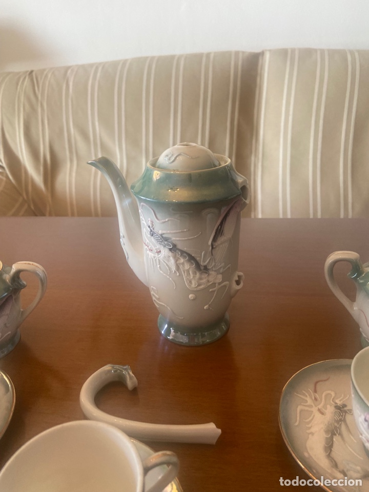 Antig&uuml;edades: Juego de cafe relieve dragones - Foto 4