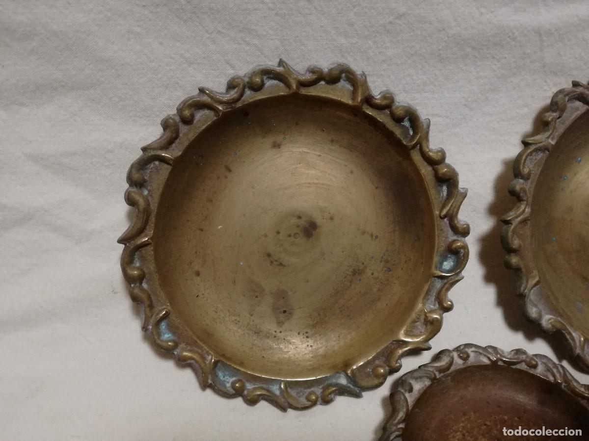 Antig&uuml;edades: 3 PLATOS PEQUE&Ntilde;OS DE BRONCE / LATON - Foto 2