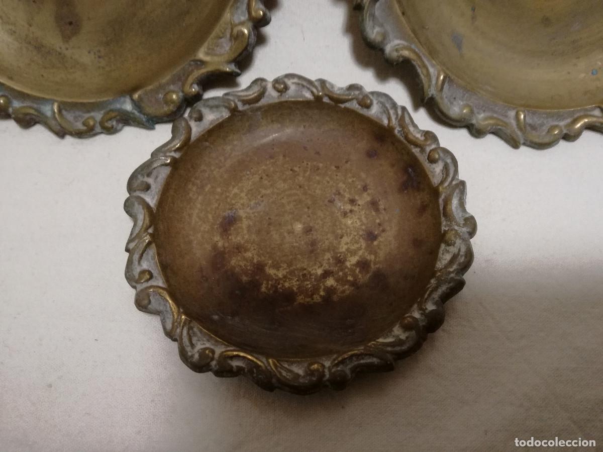 Antig&uuml;edades: 3 PLATOS PEQUE&Ntilde;OS DE BRONCE / LATON - Foto 4