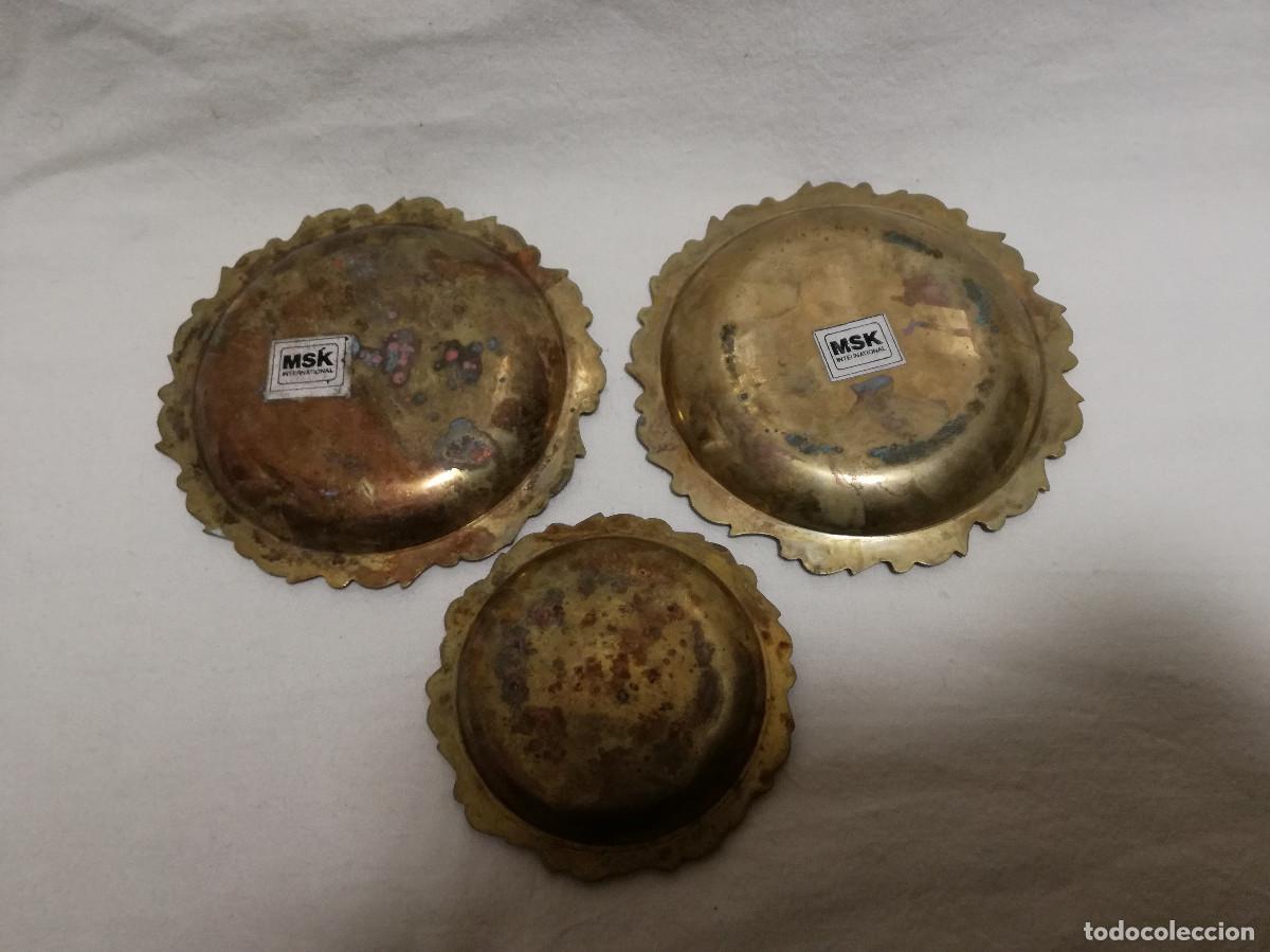 Antig&uuml;edades: 3 PLATOS PEQUE&Ntilde;OS DE BRONCE / LATON - Foto 8