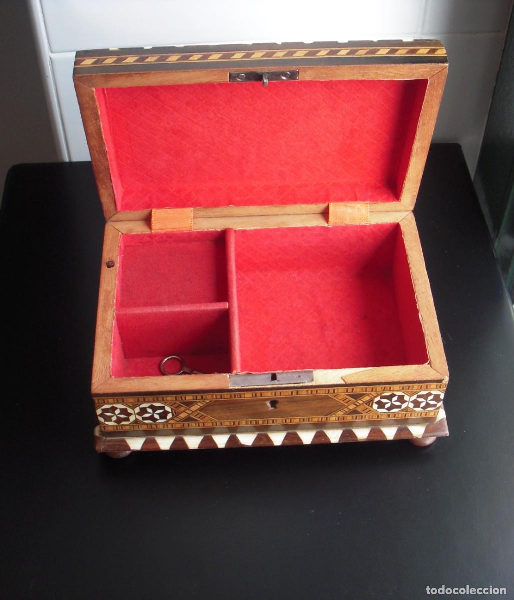 Antig&uuml;edades: CAJA DE MUSICA CON TARACEA - Foto 3
