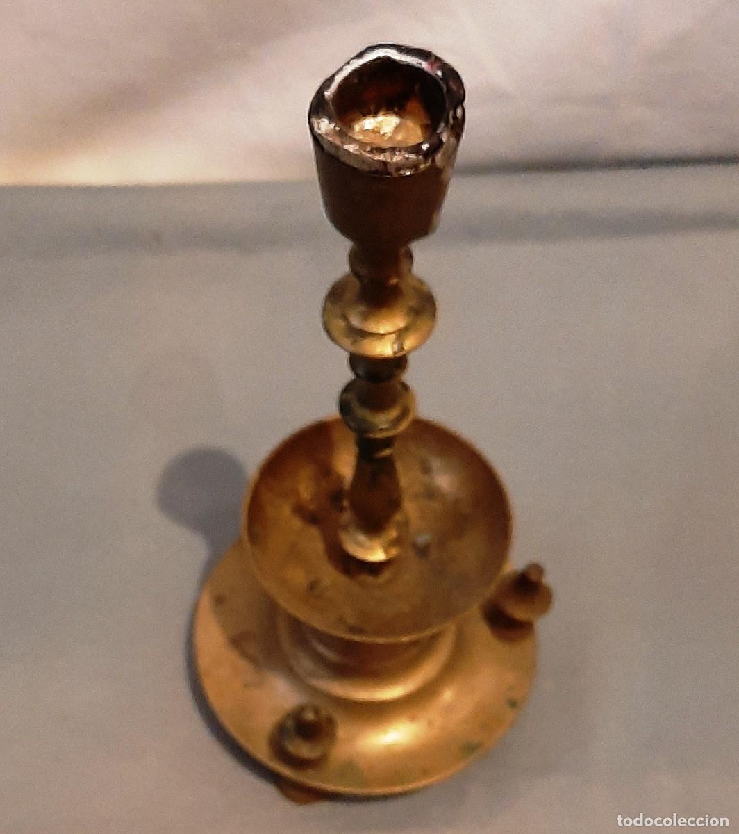 Antig&uuml;edades: Portavela antiguo en bronce - Foto 3