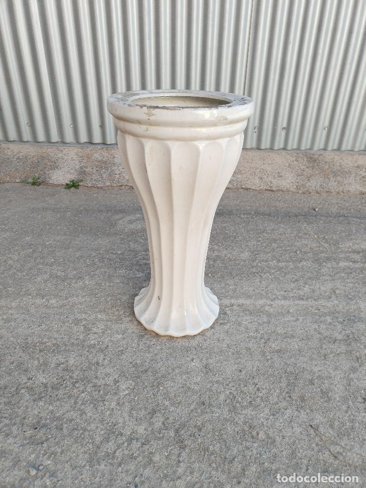 Antig&uuml;edades: peana macetero de ceramica - Foto 2