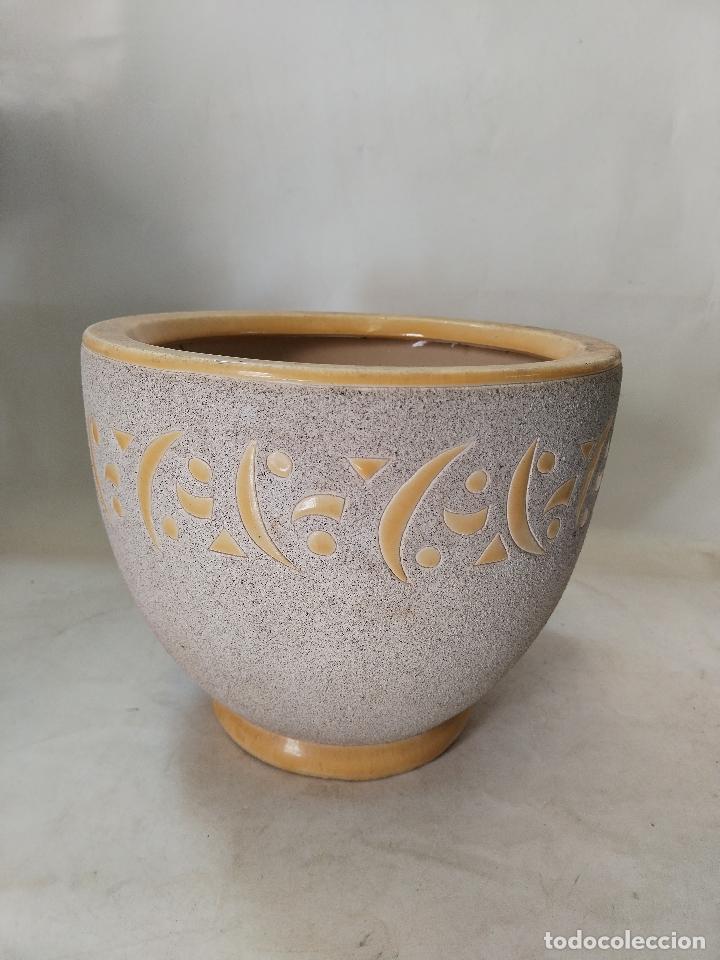 Antig&uuml;edades: macetero de ceramica - Foto 1