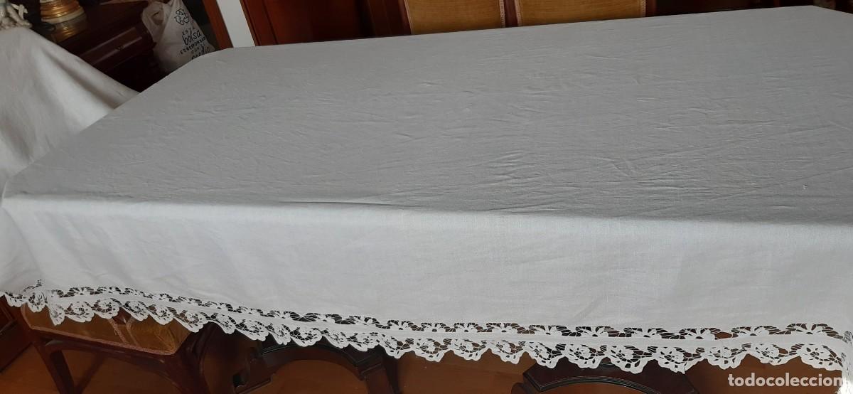 precioso mantel blanco con bordado en color gri - Compra venta en  todocoleccion