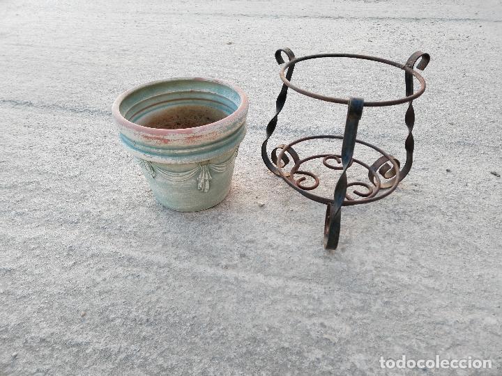 Antig&uuml;edades: macetero de forja - Foto 3