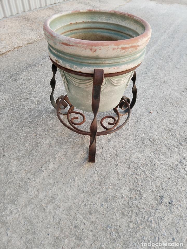 Antig&uuml;edades: macetero de forja - Foto 4