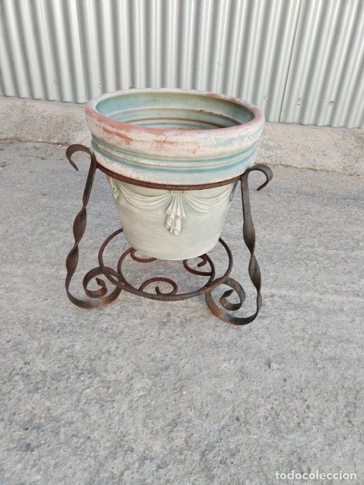 Antig&uuml;edades: macetero de forja - Foto 6