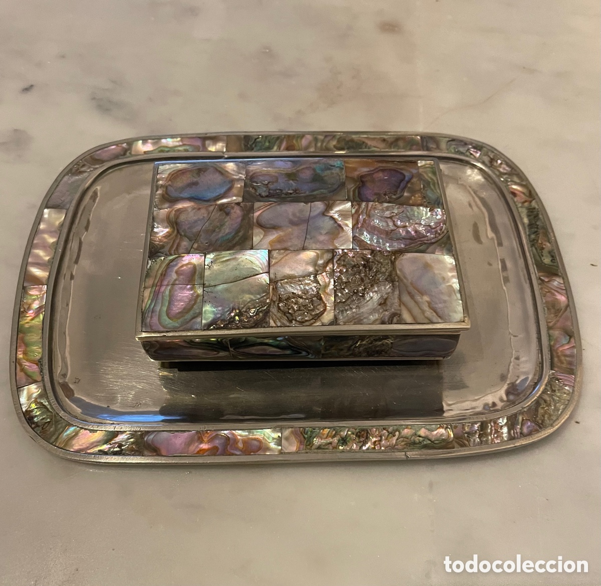 Antig&uuml;edades: BANDEJA Y CAJA MADREPERLA - Foto 2