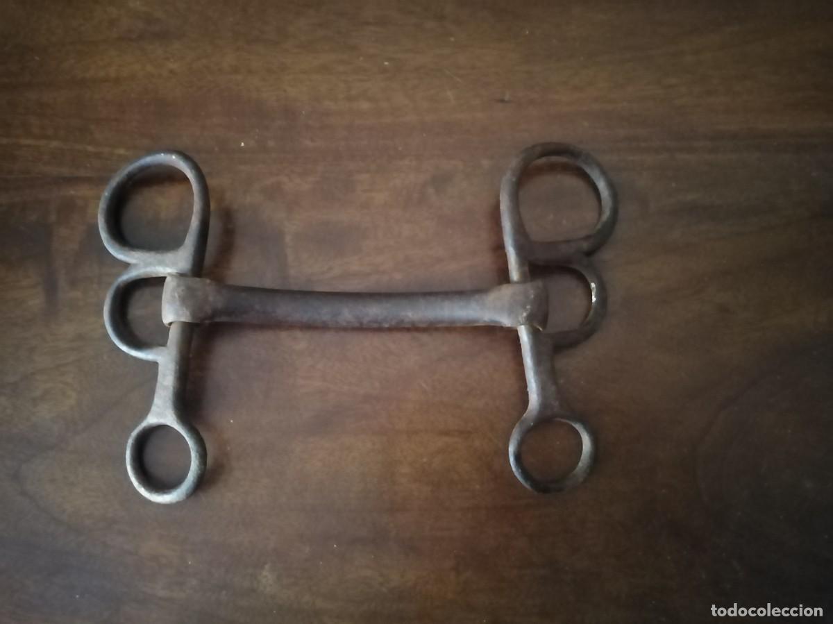 Antig&uuml;edades: Antiguo bocado de caballo. - Foto 1