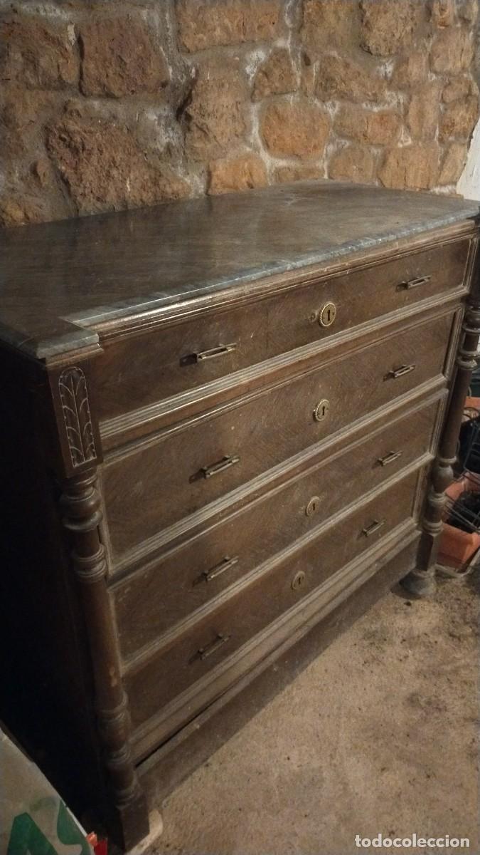 Antig&uuml;edades: C&oacute;moda antigua de madera - Foto 2