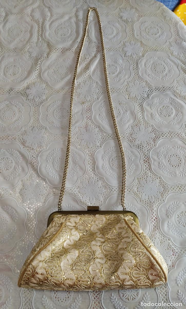 Antig&uuml;edades: Bolso vintage dorado - Foto 1
