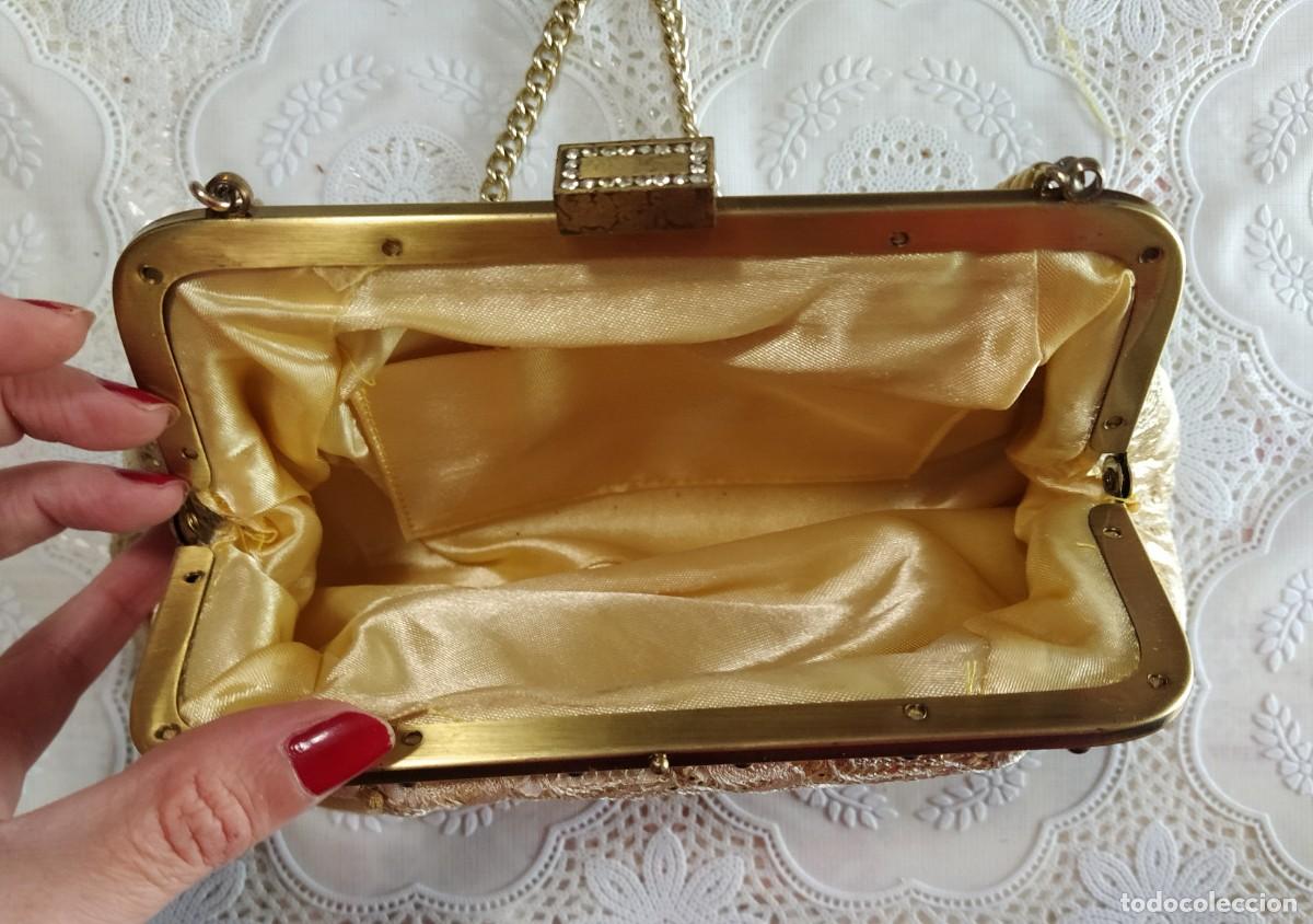 Antig&uuml;edades: Bolso vintage dorado - Foto 2