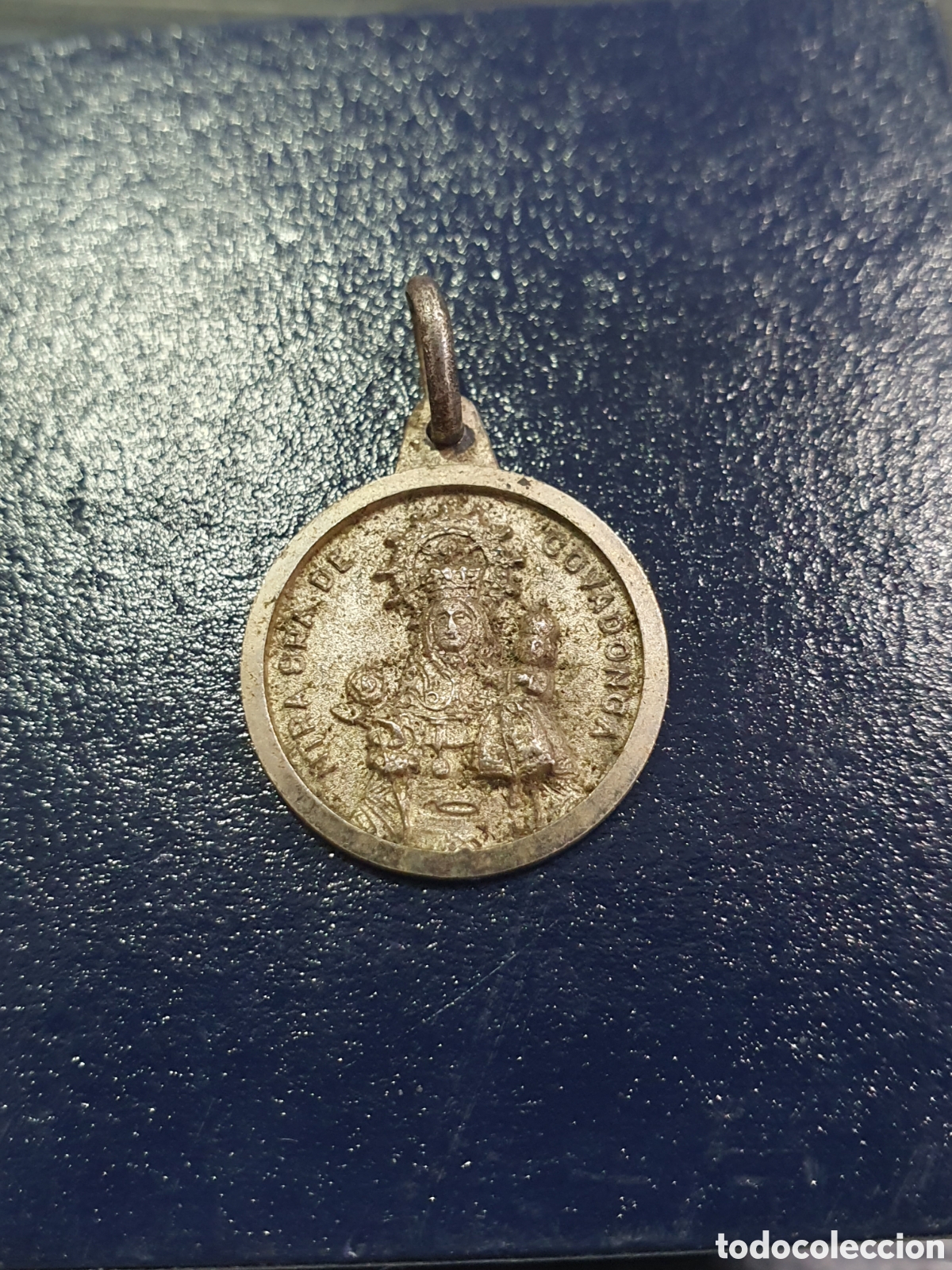Antig&uuml;edades: Medalla plata Virgen de Covadonga. (L91) - Foto 1