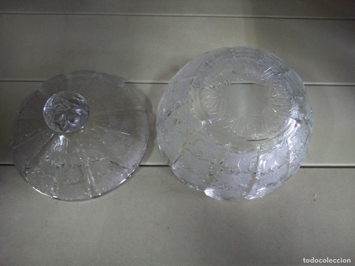 Antig&uuml;edades: BOMBONERA DE CRISTAL TALLADO - Foto 4