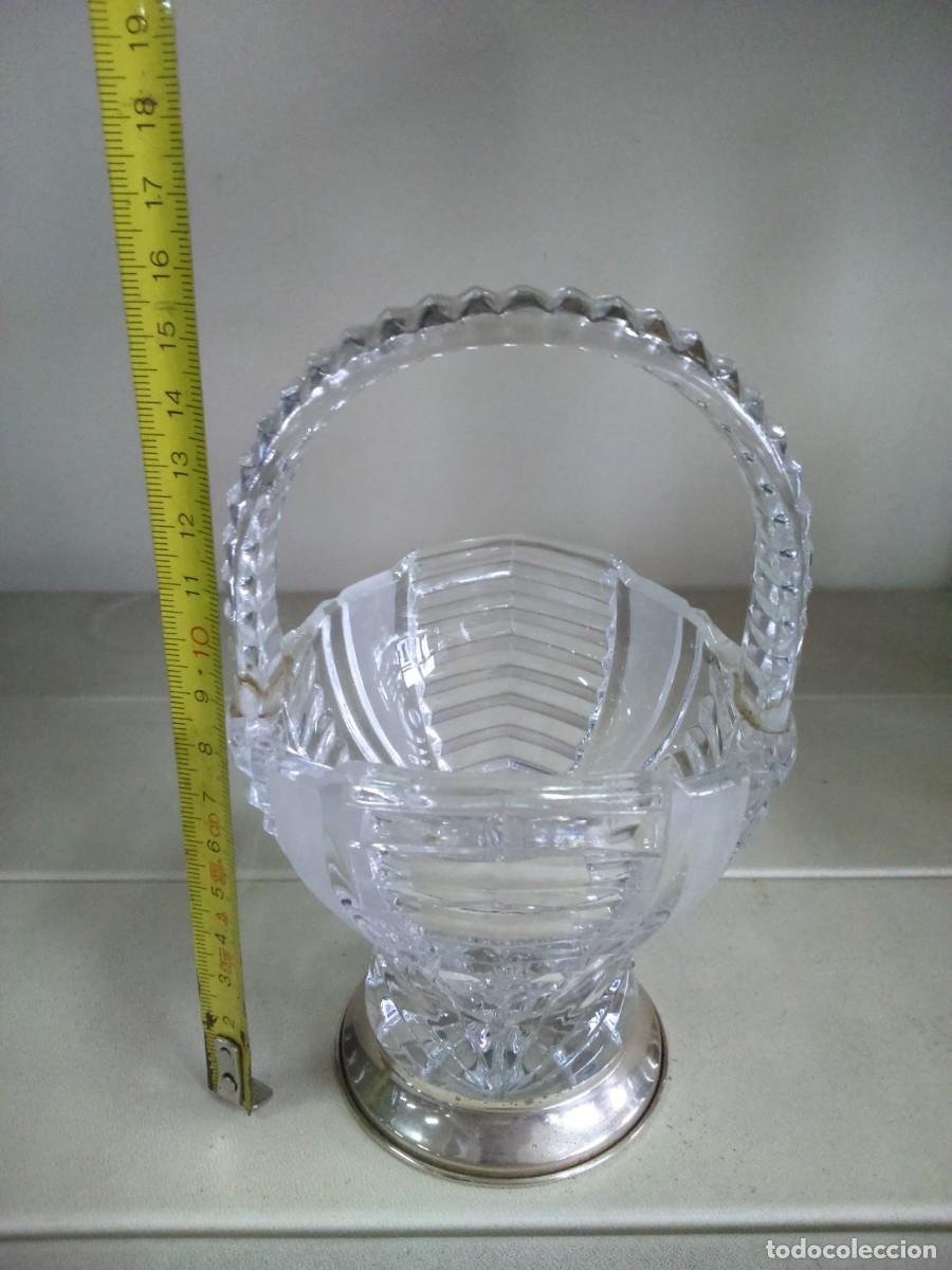 Antig&uuml;edades: CESTA DE CRISTAL TALLADO CON BASE EN PLATA - Foto 5