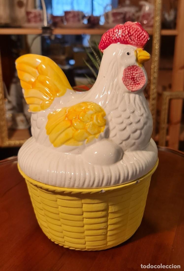 Antig&uuml;edades: Gallina huevera de loza - Foto 1