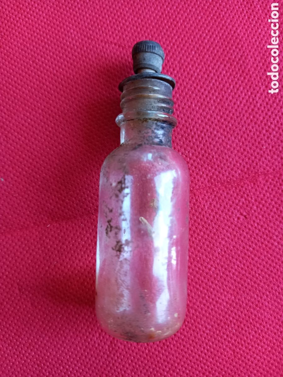 Antig&uuml;edades: ANTIGUA Y PEQUE&Ntilde;A BOTELLA MEDICAMENTO? PERFUMADOR?