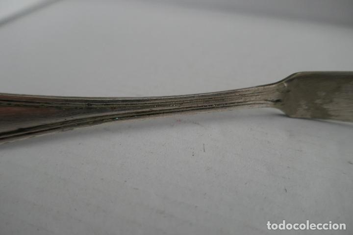 Antig&uuml;edades: Cuchillo de plata de ley. Postre. - Foto 3