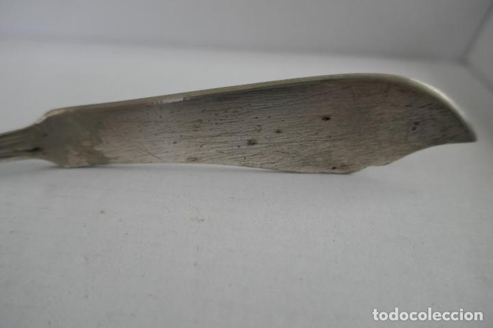 Antig&uuml;edades: Cuchillo de plata de ley. Postre. - Foto 4