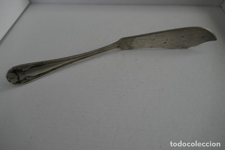 Antig&uuml;edades: Cuchillo de plata de ley. Postre. - Foto 1