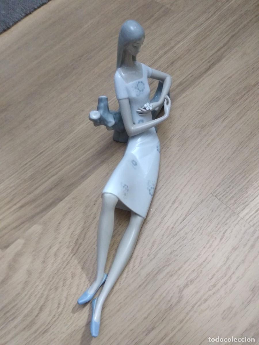 Antig&uuml;edades: FIGURA LLADR&Oacute; - Foto 1