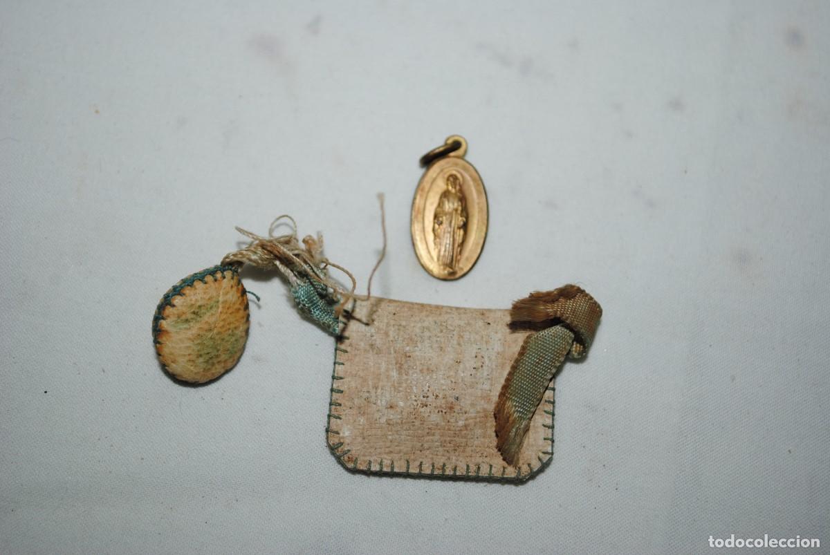 Antig&uuml;edades: ESCAPULARIO ,O , RELICARIO DE TELA . - Foto 1