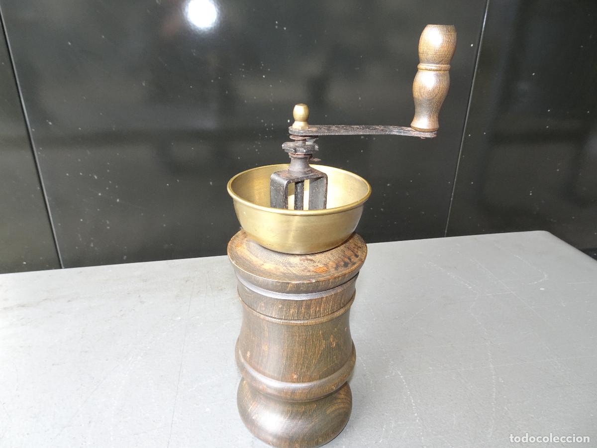 Antiquit&auml;ten: Molinillo para moler cafe redondo