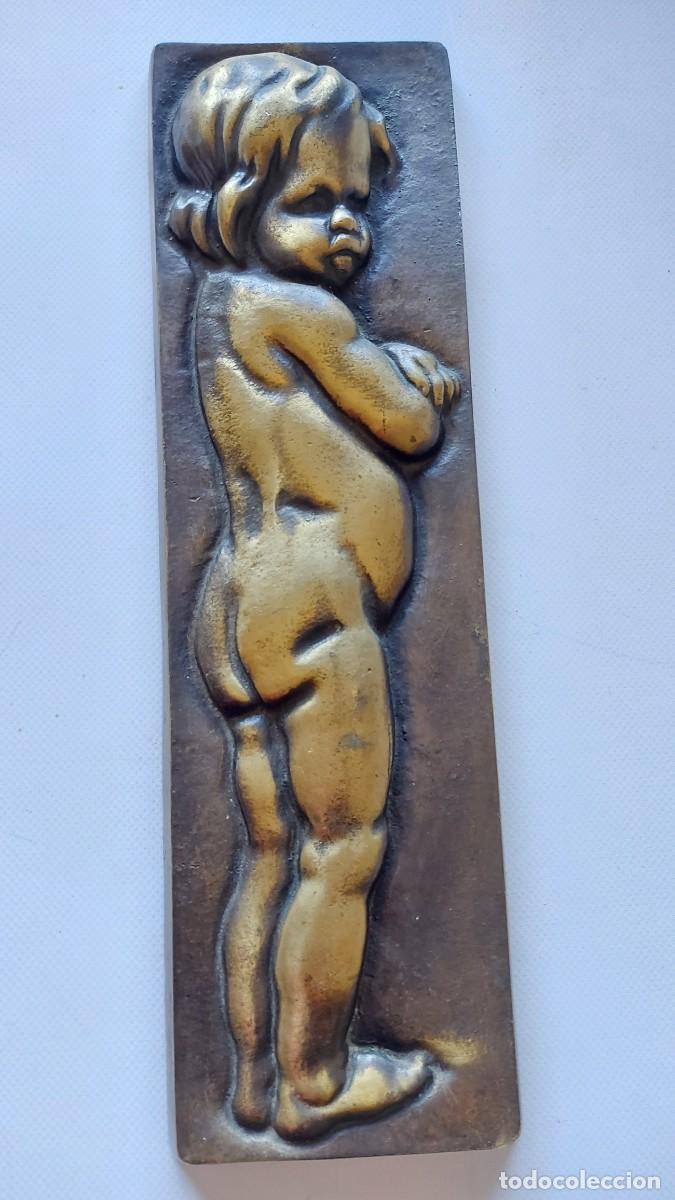 Antig&uuml;edades: PLACA PARED NI&Ntilde;O QUERUBIN EN BRONCE - Foto 1