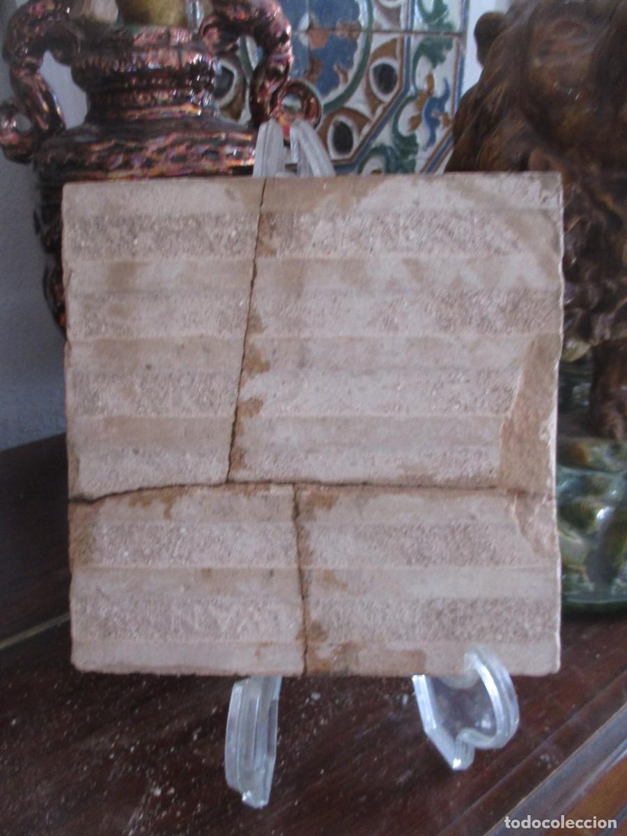 Antig&uuml;edades: Azulejo pintado a mano de Triana - Foto 2
