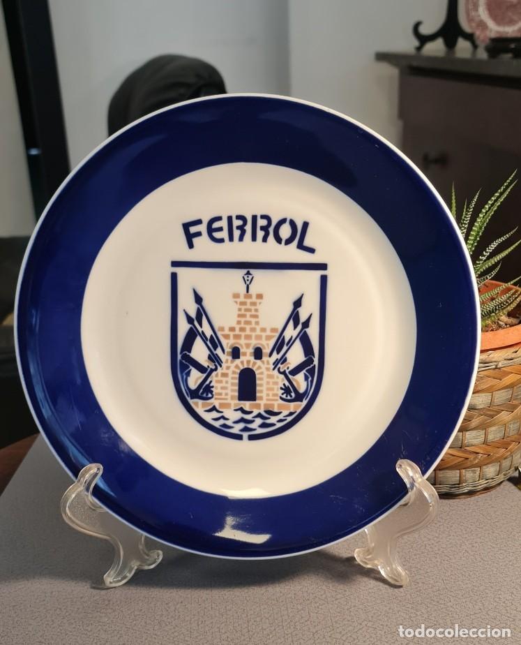 Antig&uuml;edades: Plato escudo Ferrol cer&aacute;micas O Castro - Foto 1
