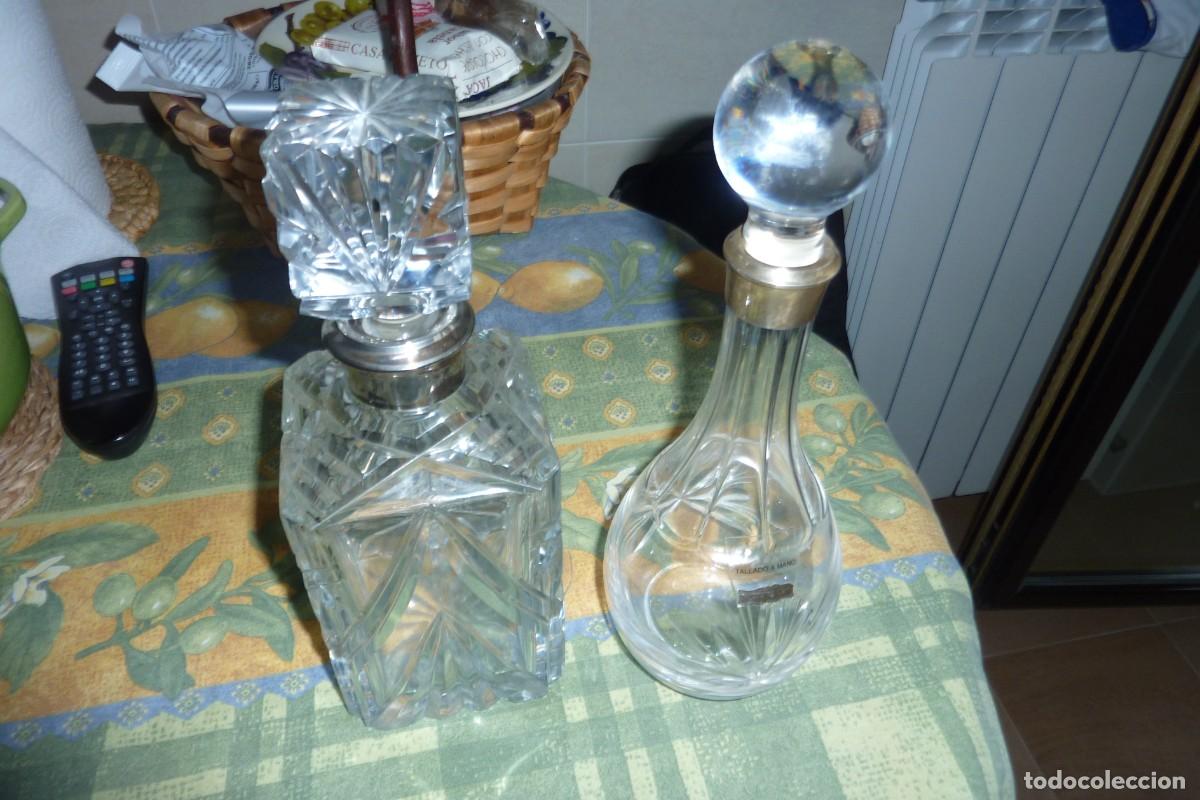Antig&uuml;edades: Par de licoreras.Cristal tallado y plata. - Foto 1