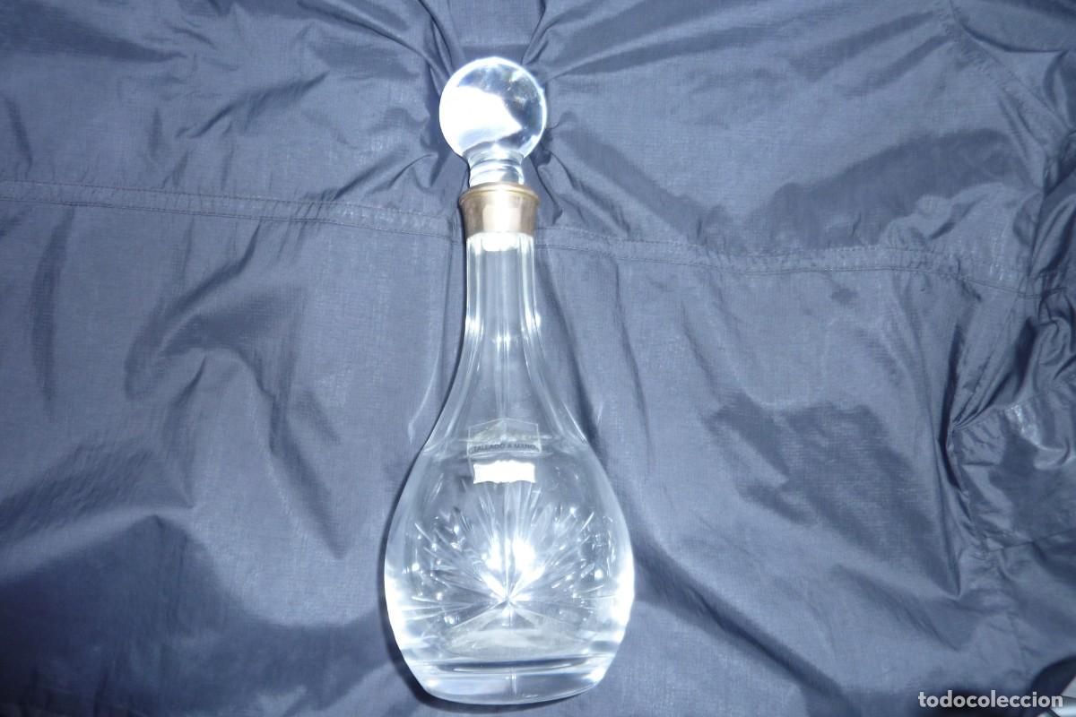 Antig&uuml;edades: Par de licoreras.Cristal tallado y plata. - Foto 2