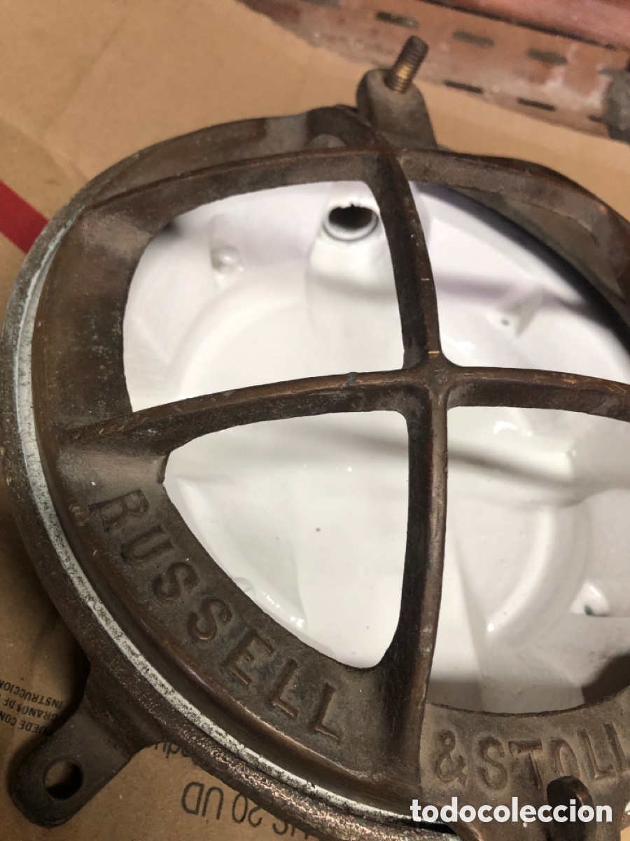 Antig&uuml;edades: Foco ojo de buey Russell & Stoll co. - Foto 2