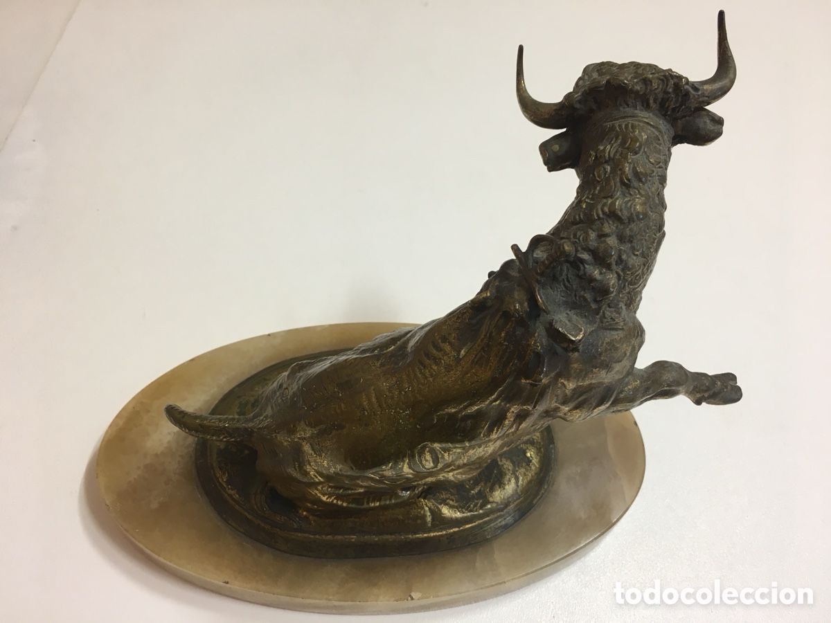 Antig&uuml;edades: Figura decorativa toro - Foto 2